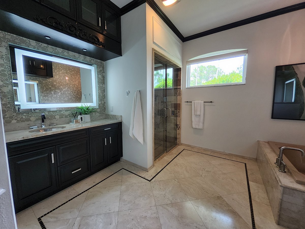 Tampa Brewster Interior View 8